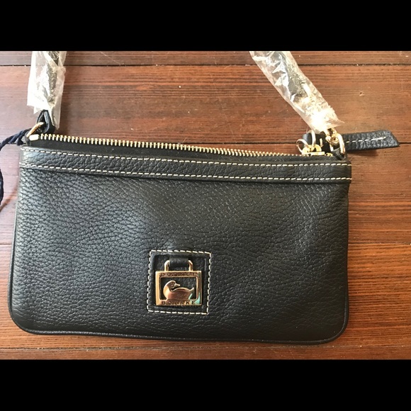 Small Dooney & Bourke Purse - NWT - Picture 3 of 4